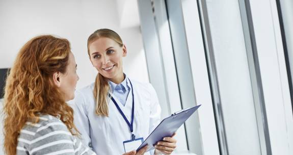 Gespräch Ärztin und Patientin